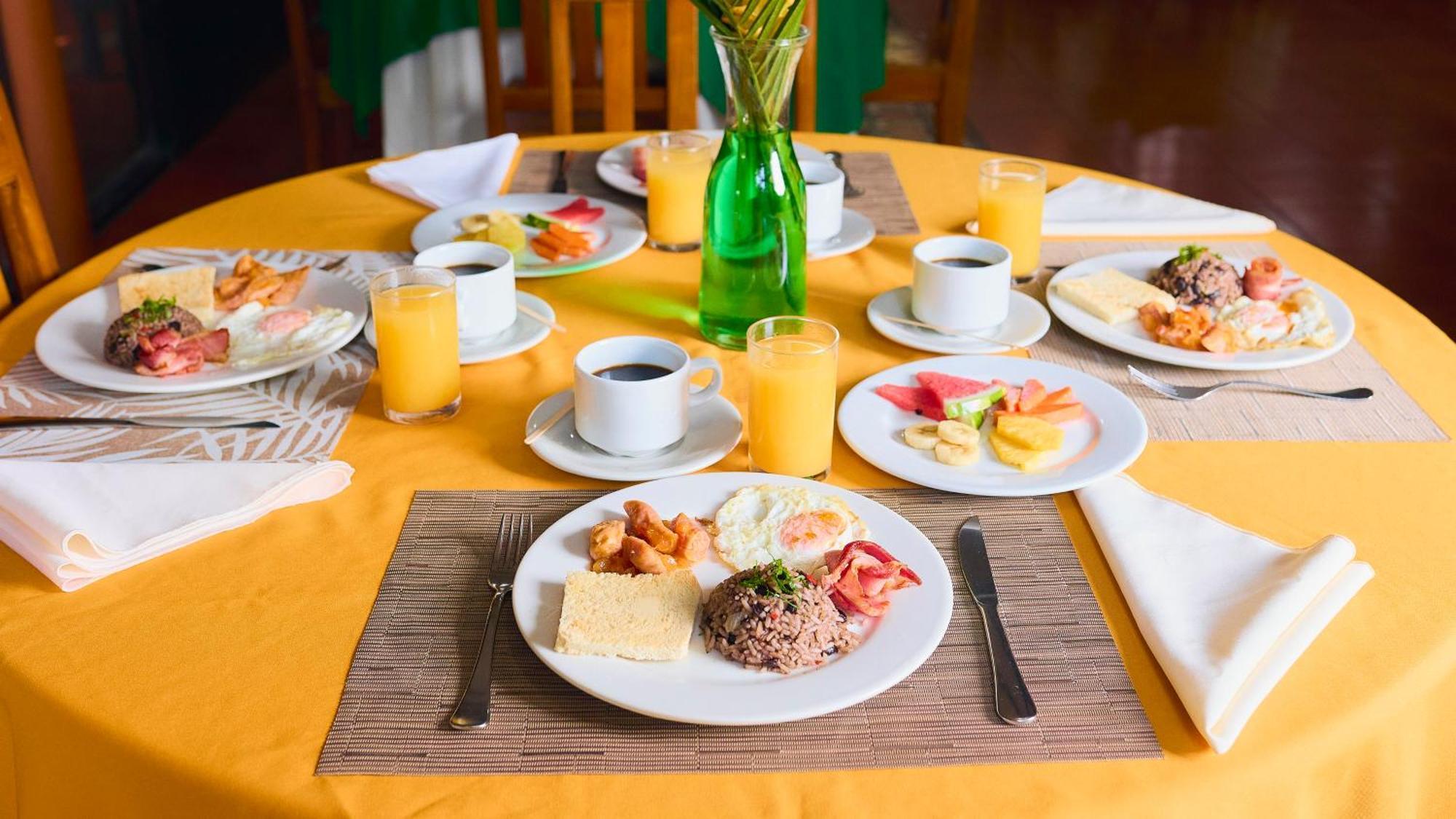 טורטוגוארו Evergreen Lodge מראה חיצוני תמונה