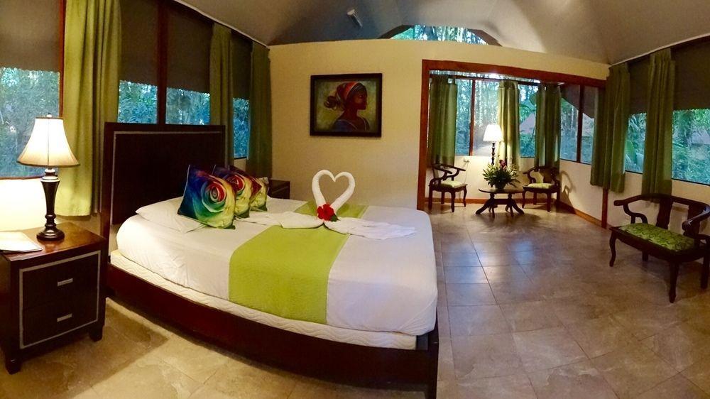 טורטוגוארו Evergreen Lodge מראה חיצוני תמונה